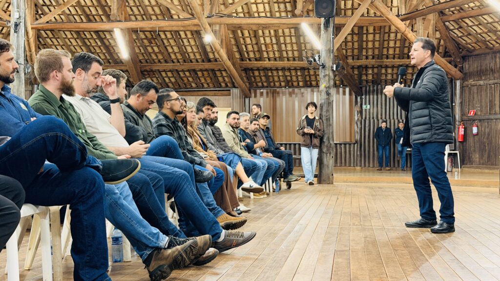 Avicultura mobiliza setor em Sidrolândia e avança projeto do primeiro aviário escola de MS