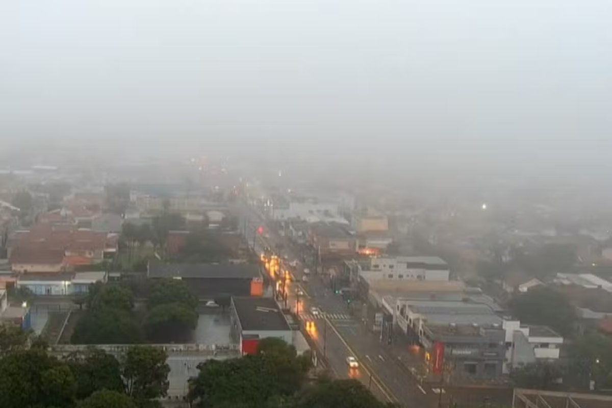 Neblina fecha aeroporto, cancela voos e força desvio de aeronaves em Campo Grande