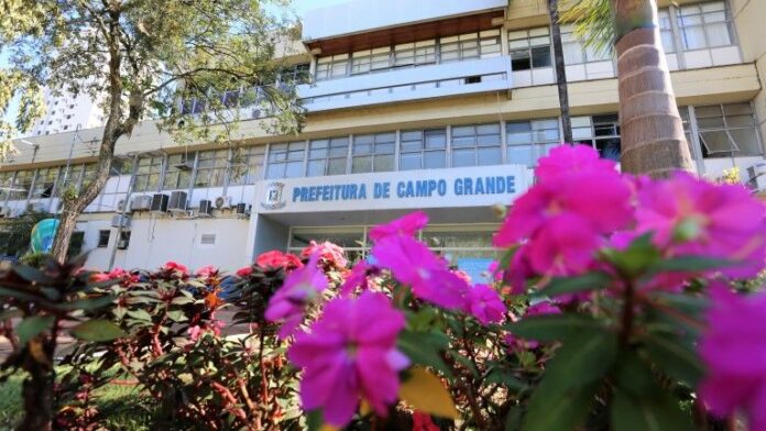 Por conta da Copa, expediente na segunda-feira será de meio período no serviço público da Capital