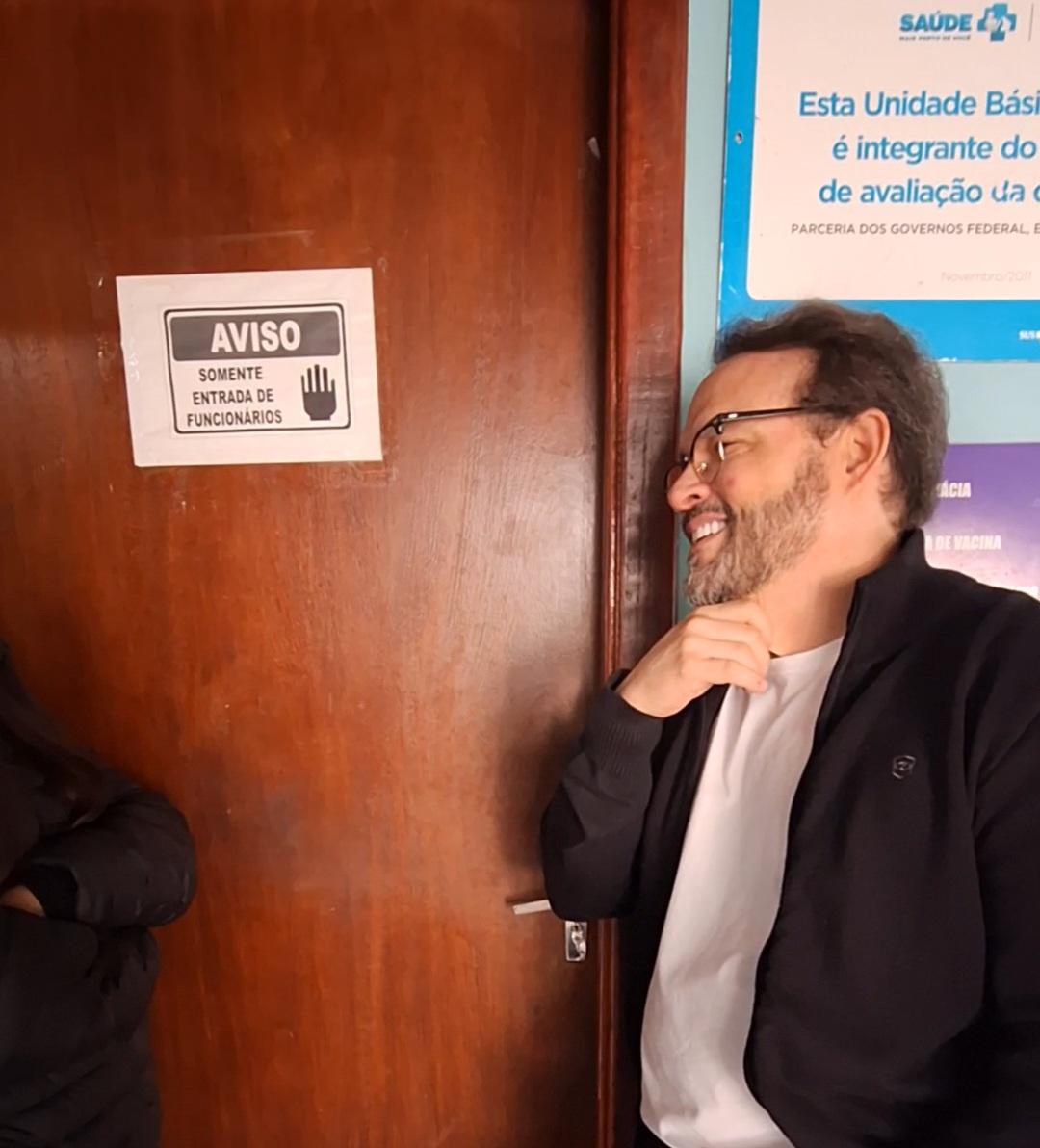 Dr. Lívio visita UBSF da Vila Corumbá e defende melhorias na estrutura da unidade