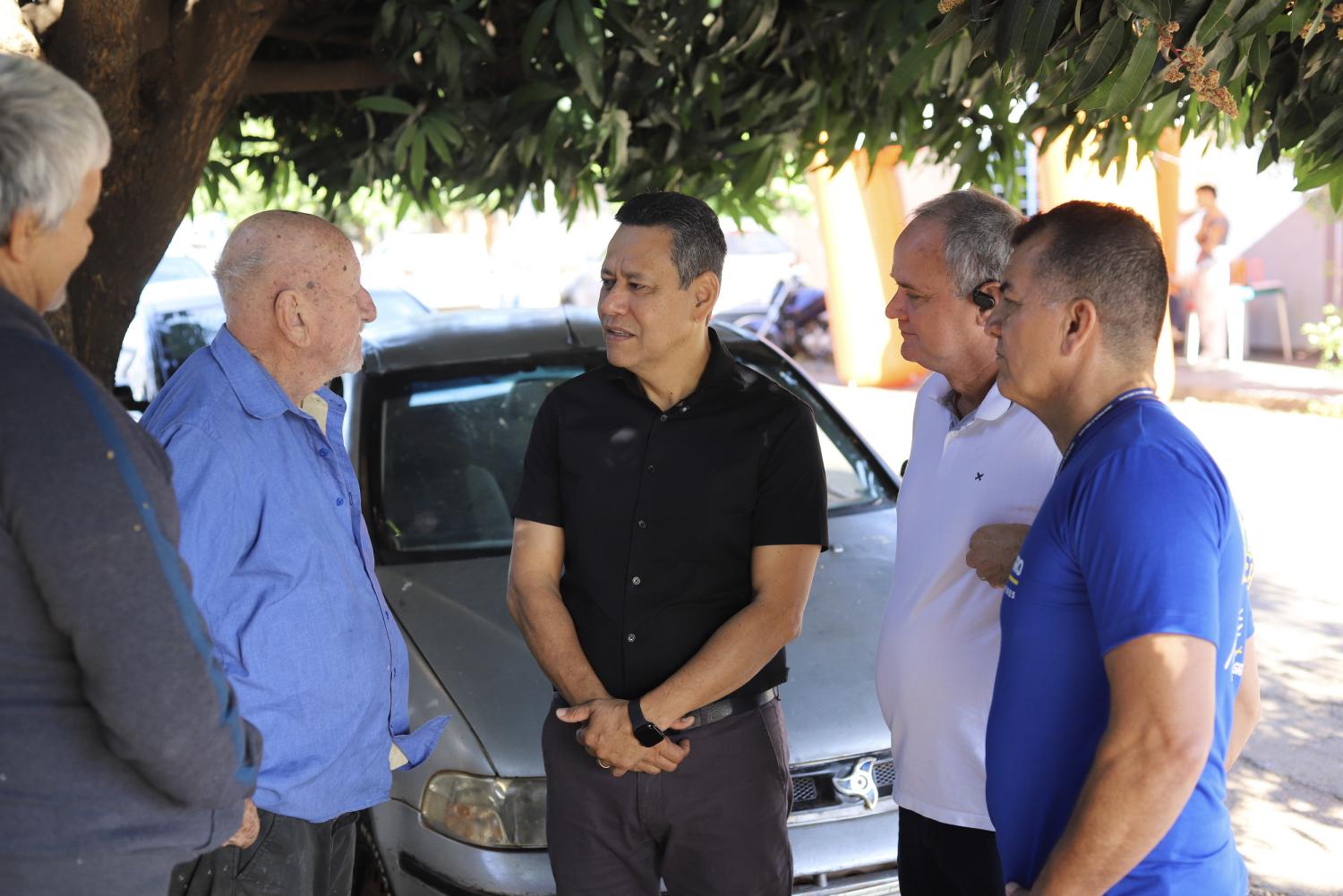 Gabinete no Bairro realiza mais de 80 atendimentos e leva cidadania, serviços e arborização à Vila Jacy