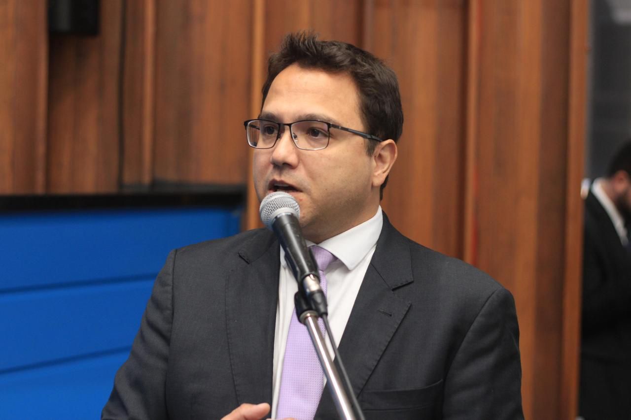 Pedrossian apresenta projeto de lei para incluir mel na merenda escolar de MS