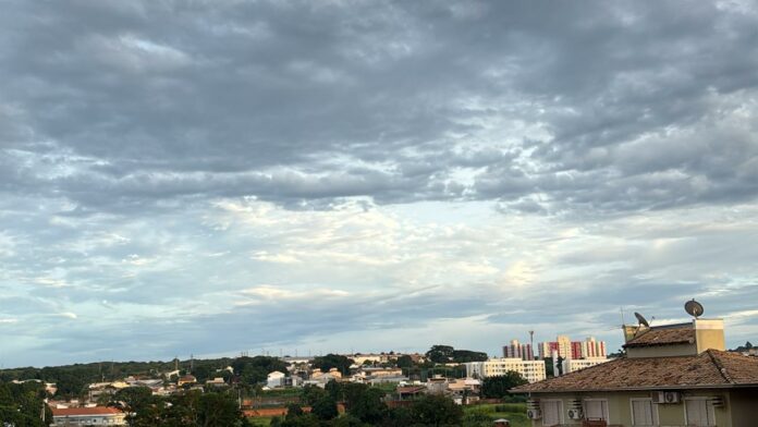 MS tem previsão de chuva e trovoadas neste sábado
