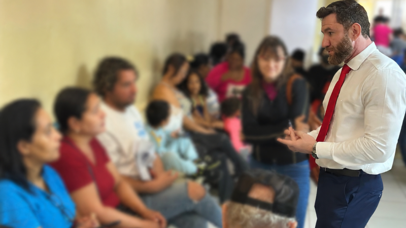 Mais de 10 mil pacientes aguardam endoscopia enquanto equipamento está parado há mais de um ano no CEM, denuncia Maicon