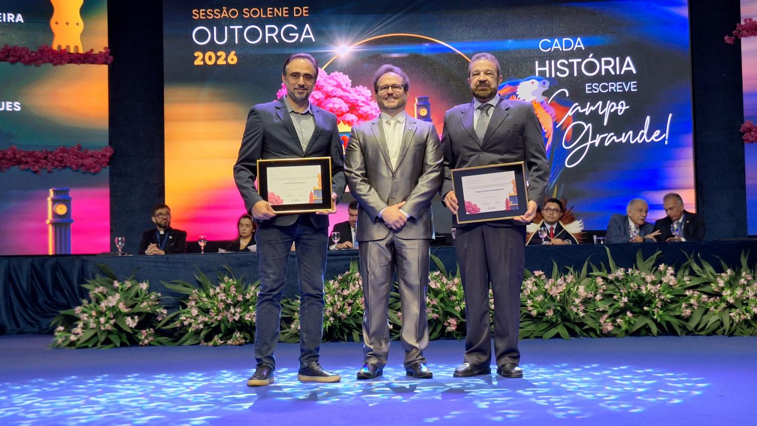 Dr. Lívio homenageia cidadãos que contribuem para o desenvolvimento de Campo Grande