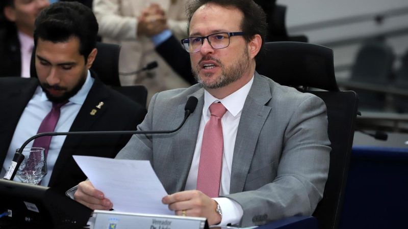 Câmara aprova projeto sobre tratamento de dependentes químicos e emenda de Dr. Lívio reforça caráter de saúde pública