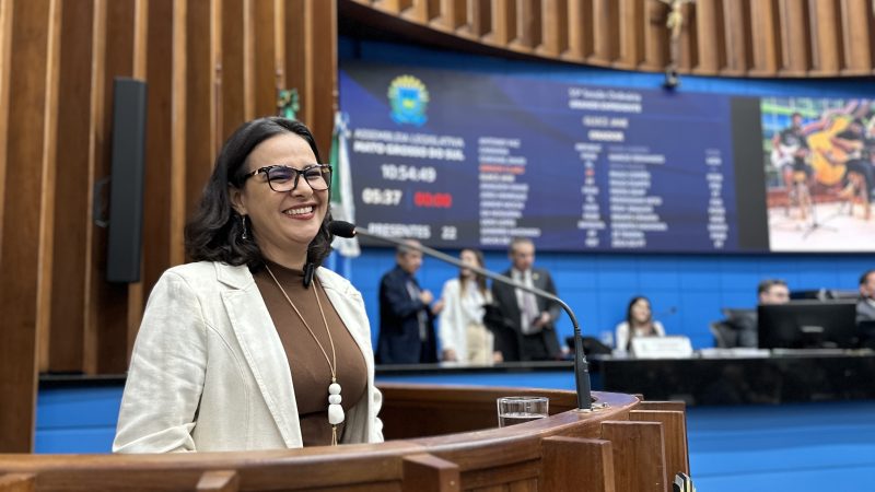 Deputada Gleice Jane comemora avanço da PEC que põe fim à escala 6×1