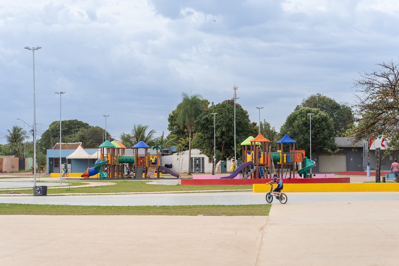 Construído com investimento de R$ 10 milhões garantidos pelo senador Nelsinho Trad, Complexo Esportivo do Santa Emília é referência para a região