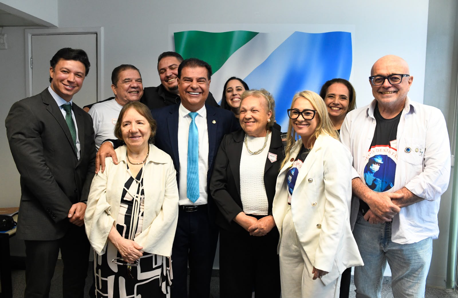 Piso de médicos e dentistas avança no Senado após CAE aprovar parecer do senador Nelsinho Trad sobre novas emendas